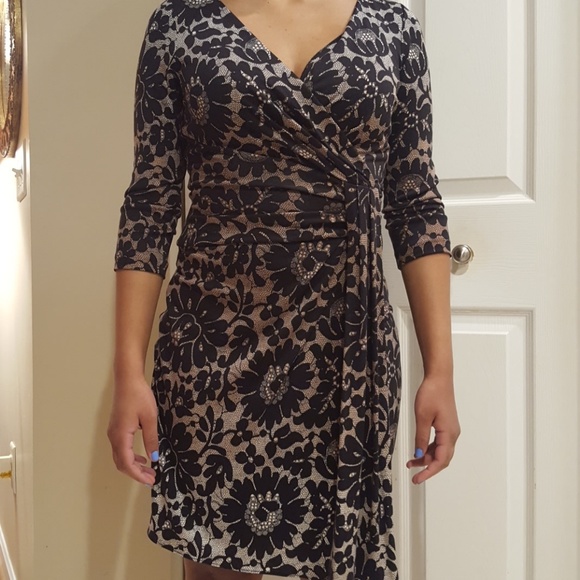 Diane Von Furstenberg Dresses & Skirts - DVF lace pattern dress